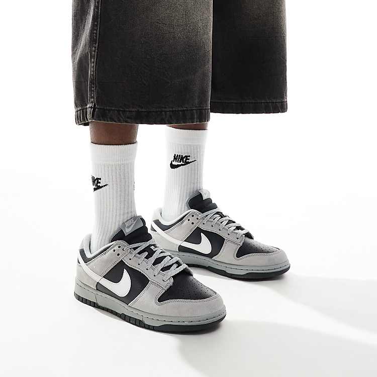 https://images.asos-media.com/products/nike-dunk-low-trainers-grey-and-white/206622972-1-grey?$n_750w$&wid=750&hei=750&fit=crop