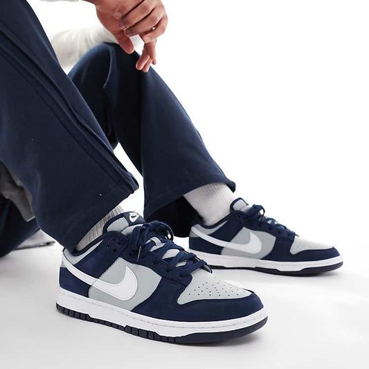 Nike Dunk low trainers in navy and grey