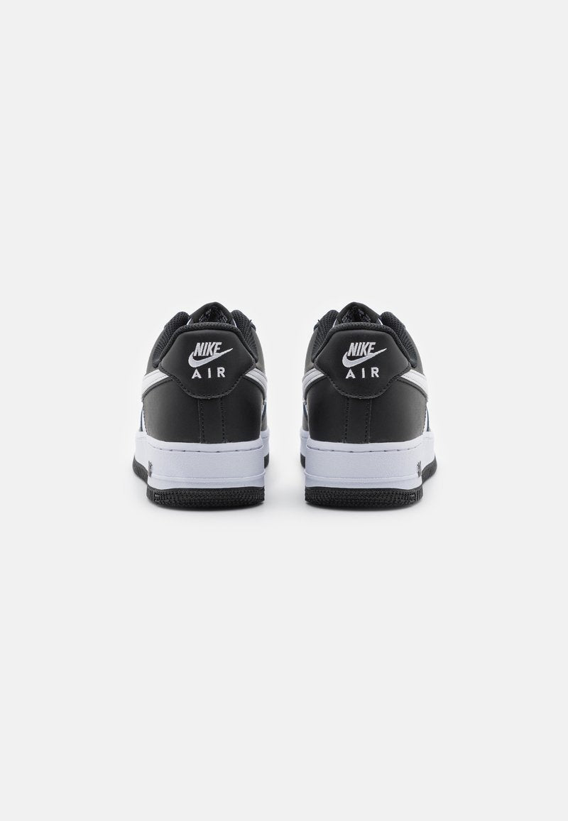 Nike Air Force 1 '07 Classic Leather Trainers Black/White Comfort Style