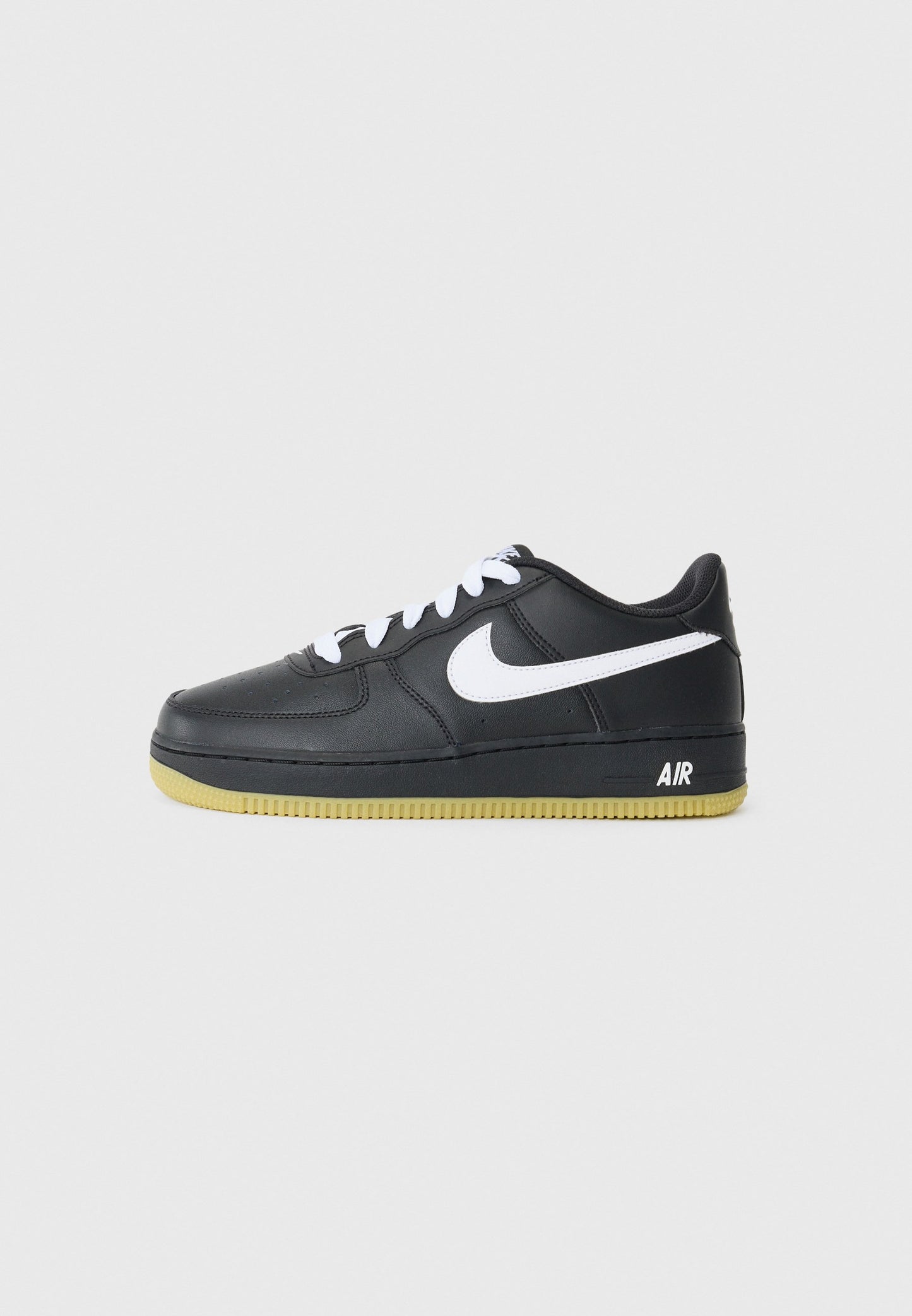 Classic Nike Air Force 1 Unisex Trainers: Iconic Black and White Styling