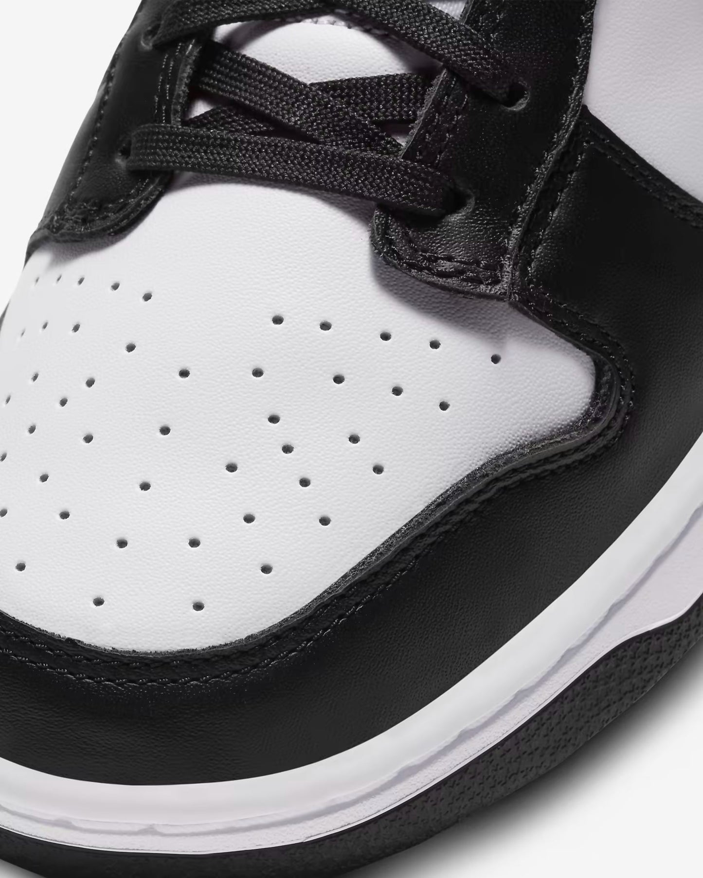 Nike Dunk Low Retro – Classic Streetwear Icon
