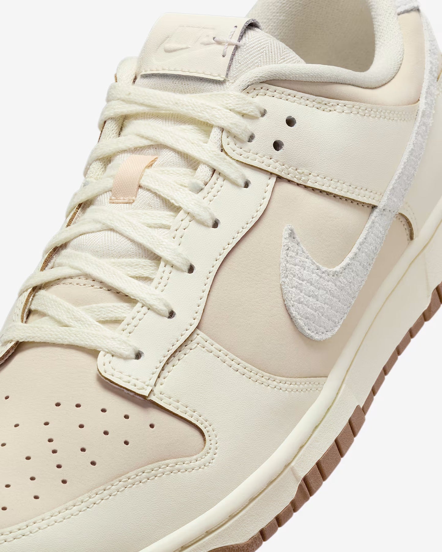 Nike Dunk Low Retro "White/Black Panda" – Timeless Streetwear Classic