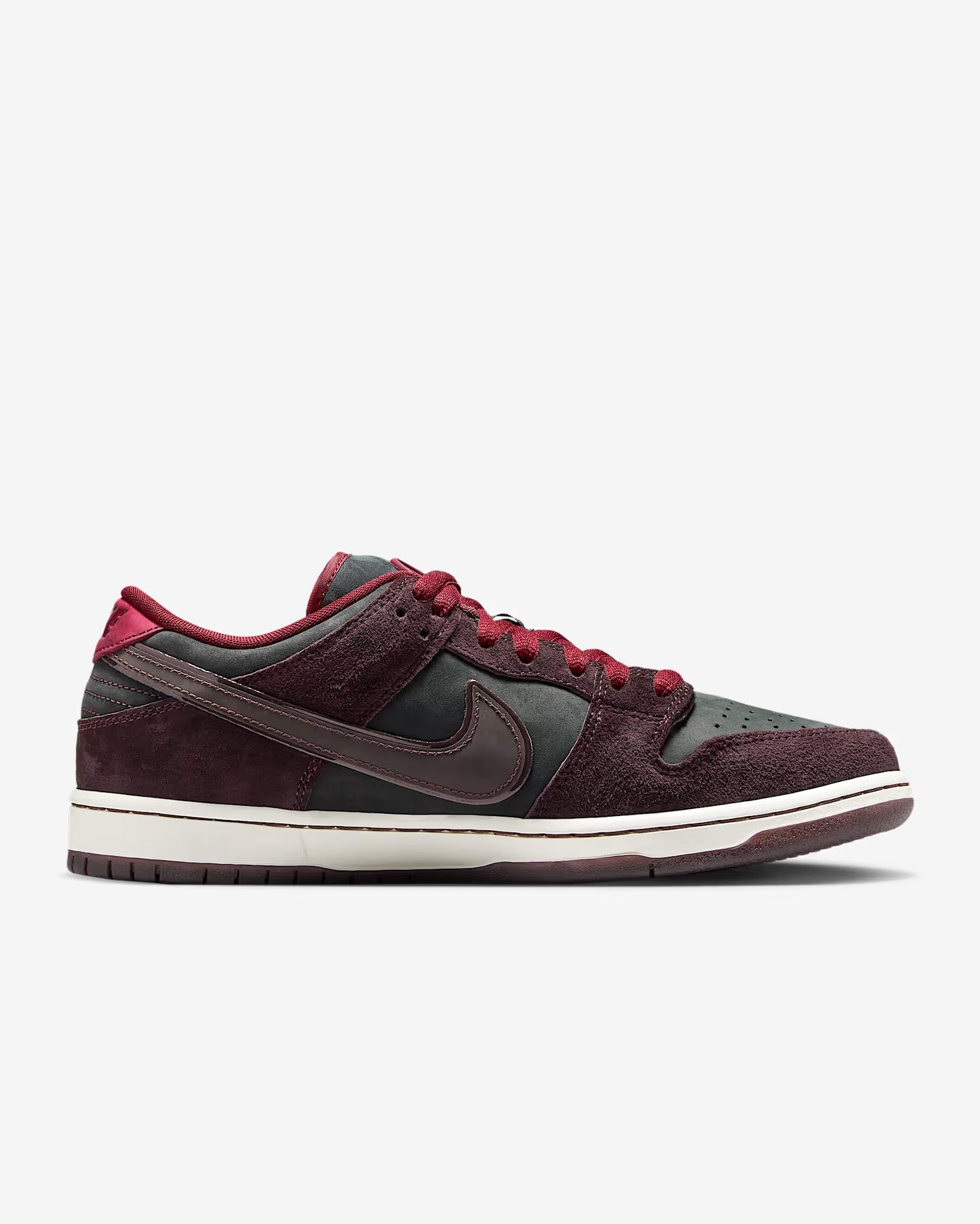 Nike SB Dunk Low Pro QS "Orange and Emerald Rise" – Limited Edition Skate Icon